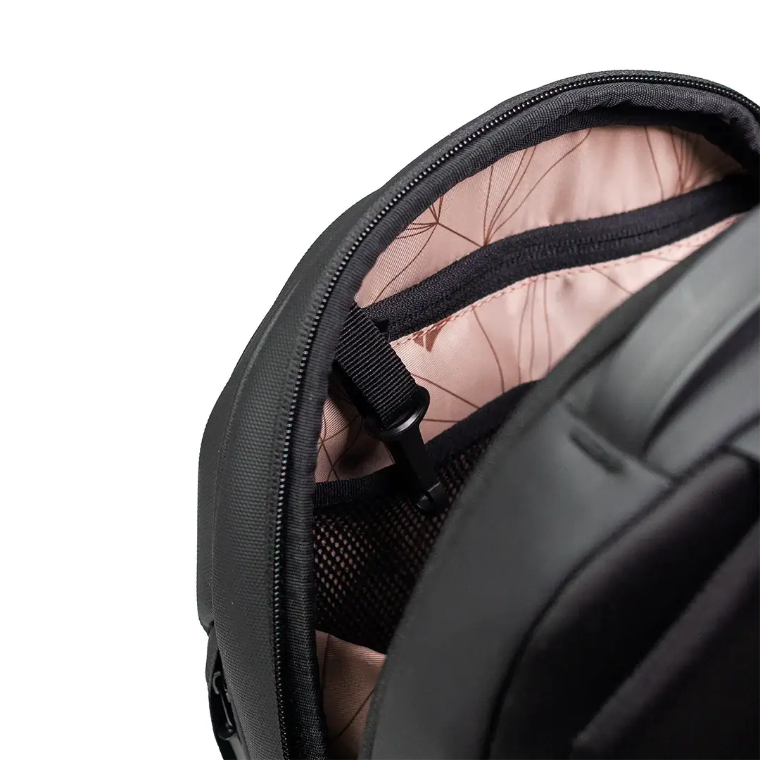 Carbonado Fender Sling Back Pack